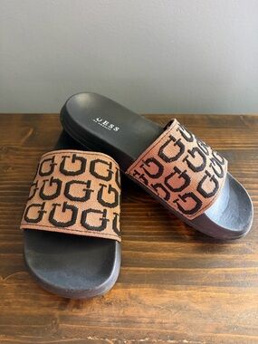 Guess Women’s Tan and Black G Signature Logo Slide Sandals Size 7M